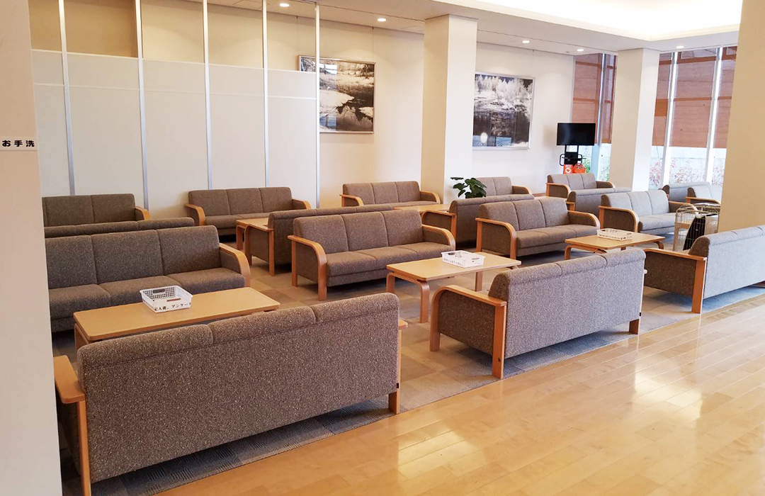 河内長野市営斎場/待合ロビー