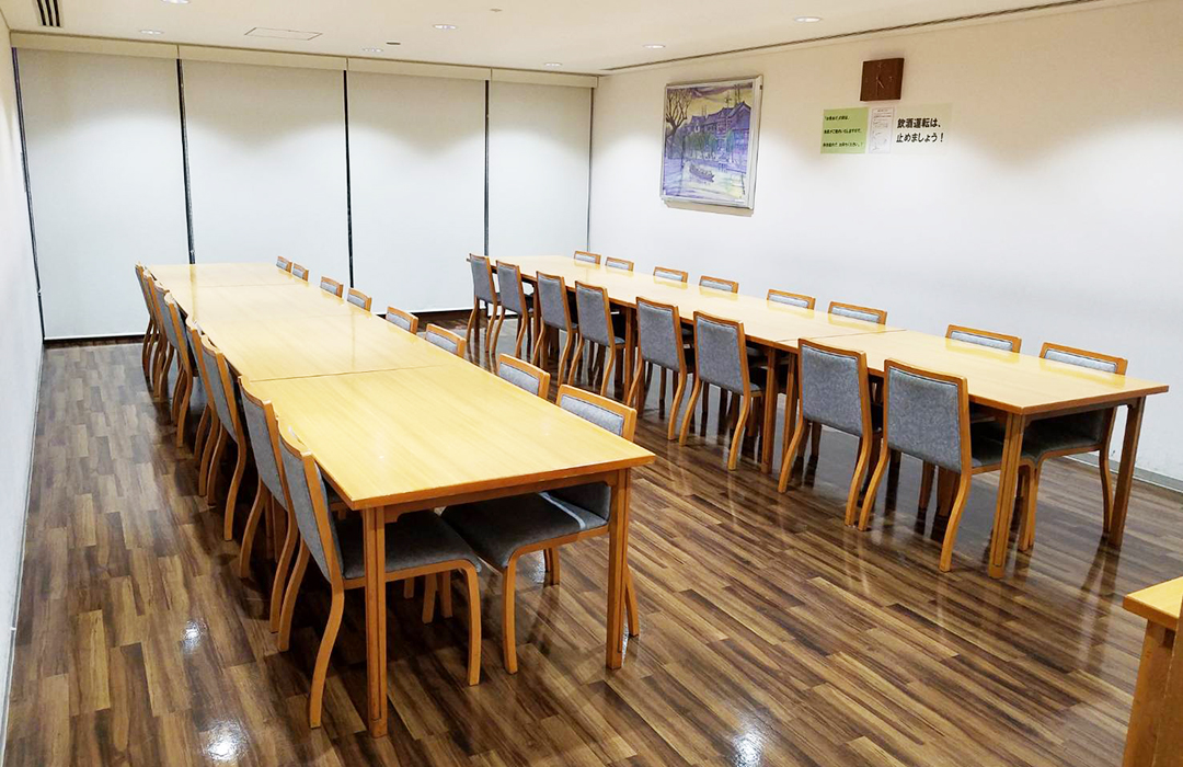 堺市立斎場／待合室（洋室）／食事部屋